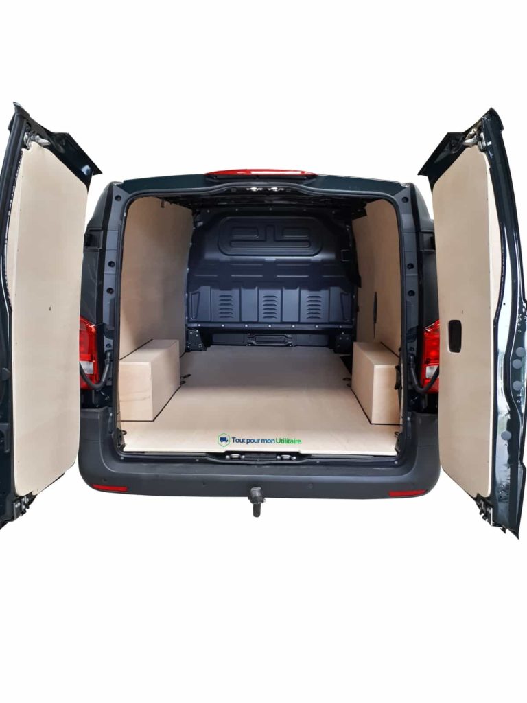 fourniture et pose dans votre utilitaire pour mercedes vito aménagement en bois pour proteger protection utilitaire avec plancher antidérapant avec porte arrière