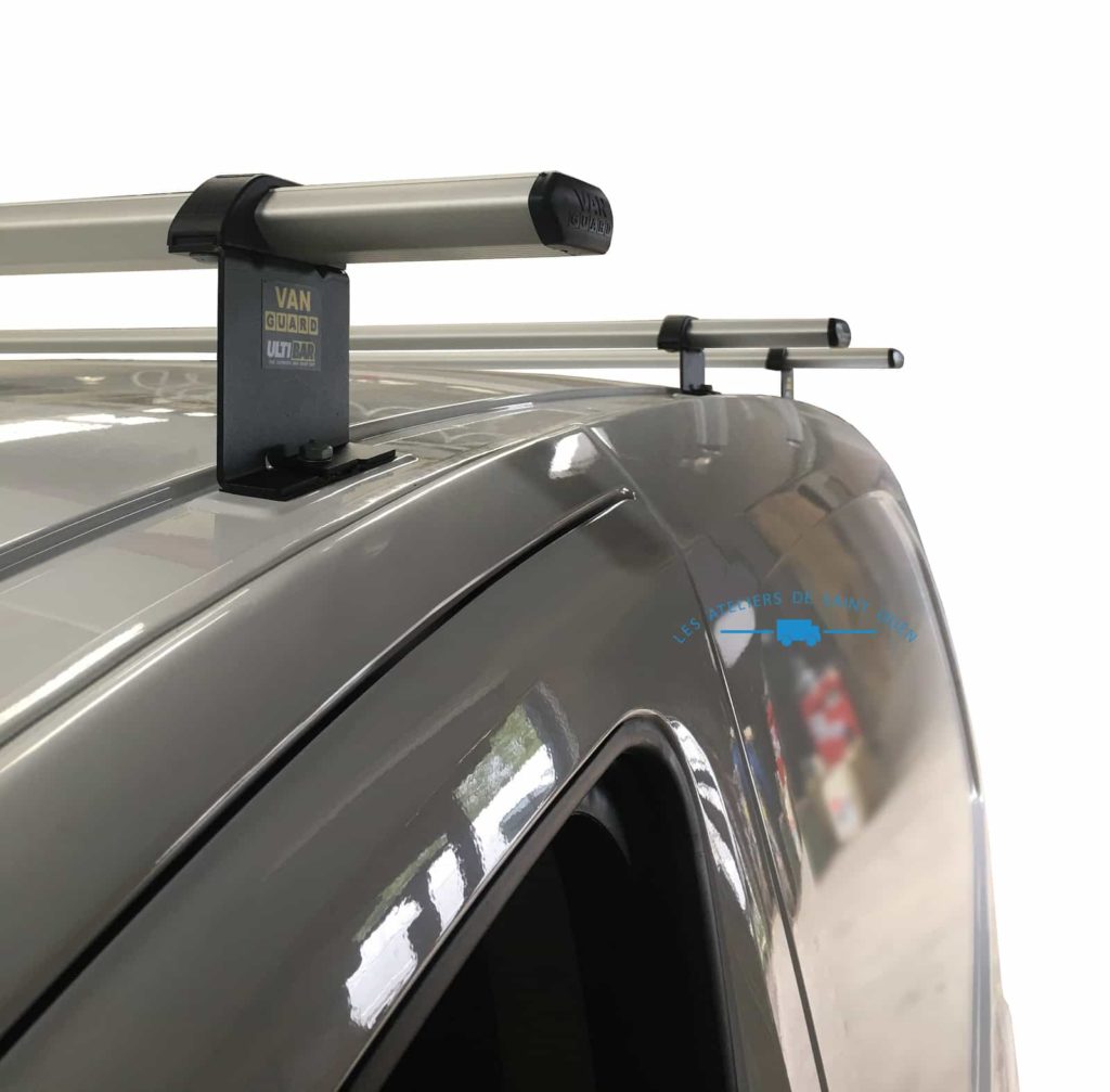 fourniture et pose dans votre utilitaire barre de toit en aluminium