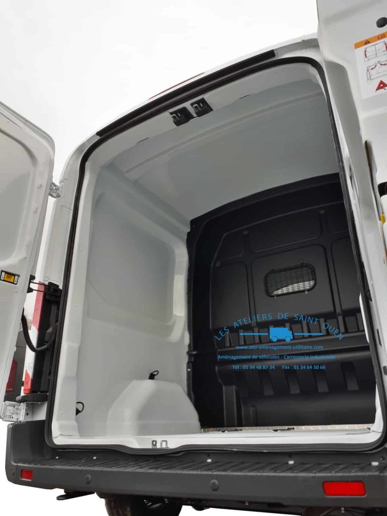 fourniture et pose dans votre utilitaire avec un kit cover pour ford transit 2t
