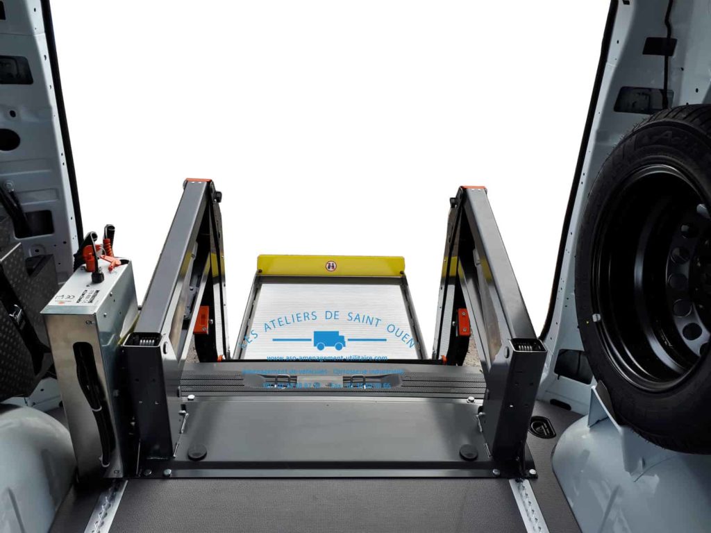 fourniture et pose dans votre utilitaire pour mercedes vito hayon élévateur