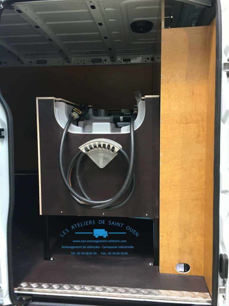 fourniture et pose dans votre utilitaire pour véhicule ravitailleur de carburant avec plancher antidérapant