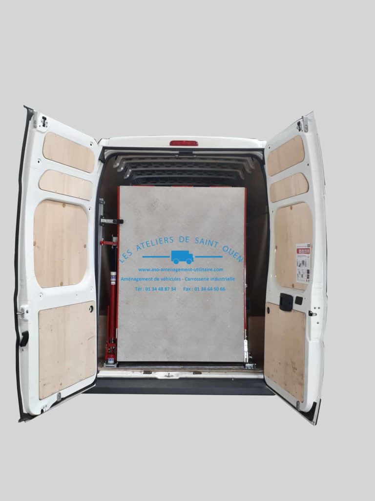 fourniture et pose dans nos ateliers rampe de chargement en aluminium pivotant