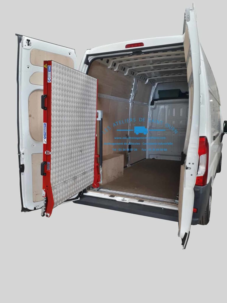 fourniture et pose dans nos ateliers rampe de chargement en aluminium pivotante