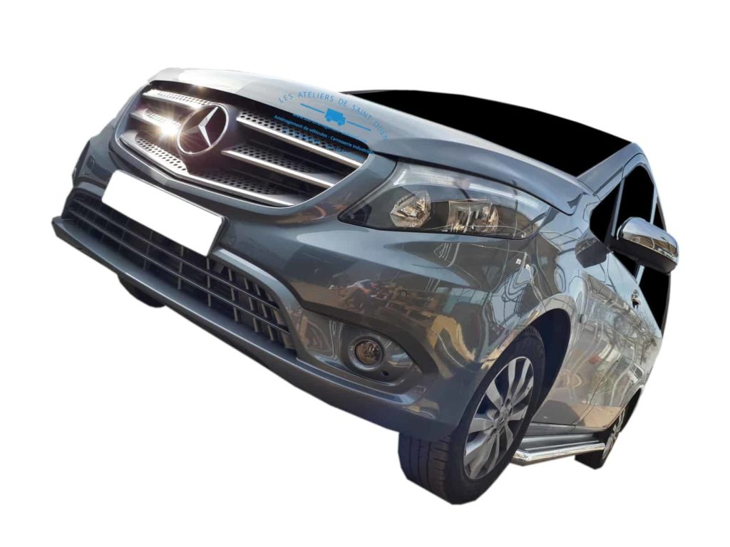aménagement mercedes vito avec calandre coque rétroviseur et emmanchement