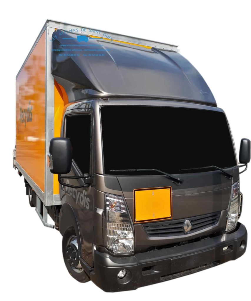 aménagement pour renault maxity avec capucine benne 20 m3 avec hayon elevateur