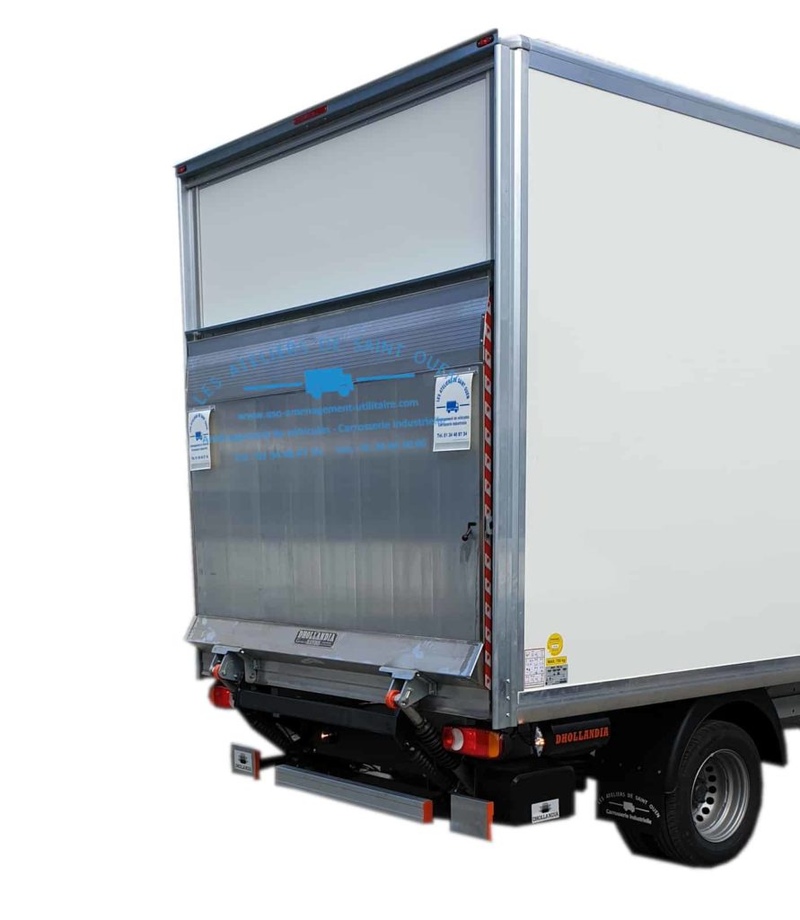 aménagement pour mercedes sprinter caisse grand volume avec capucine avec hayon élévateur