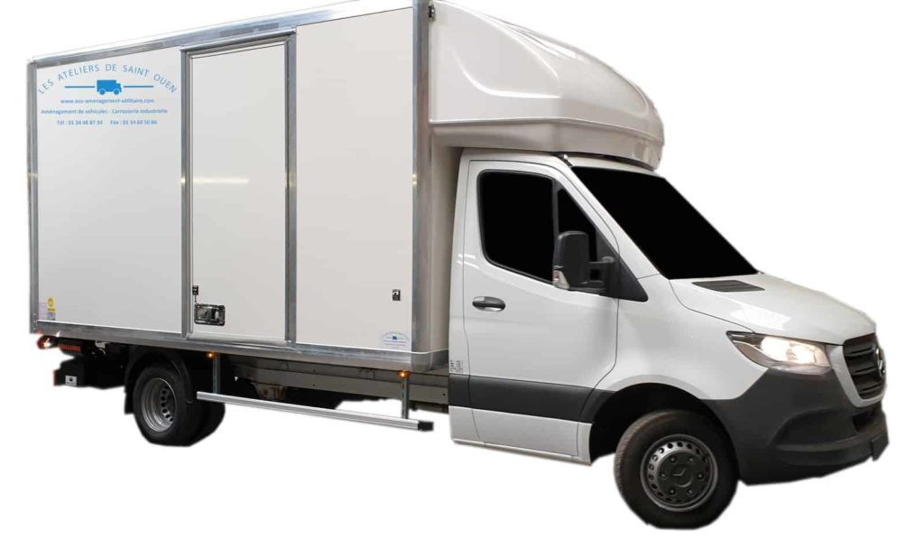 aménagement pour mercedes sprinter caisse grand volume avec capucine