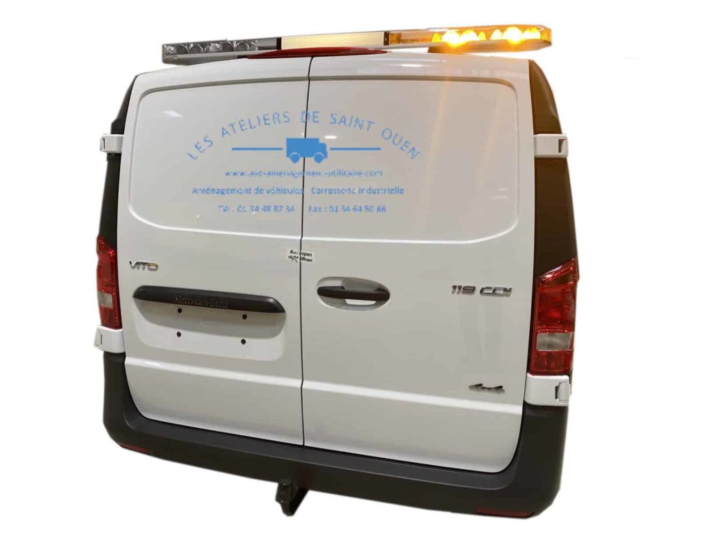 aménagement fourniture et pose de led sur barre en aluminium avec gyrophare led pour mercedes vito