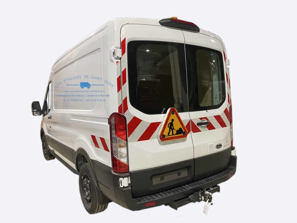 aménagement fourniture et pose de led sur barre en aluminium avec gyrophare led pour ford transit 2t