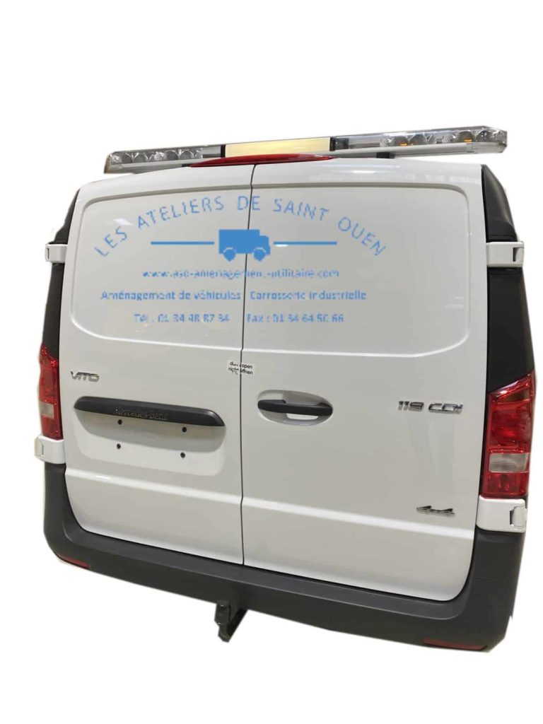 aménagement fourniture et pose de led sur barre en aluminium avec gyrophare led pour mercedes vito