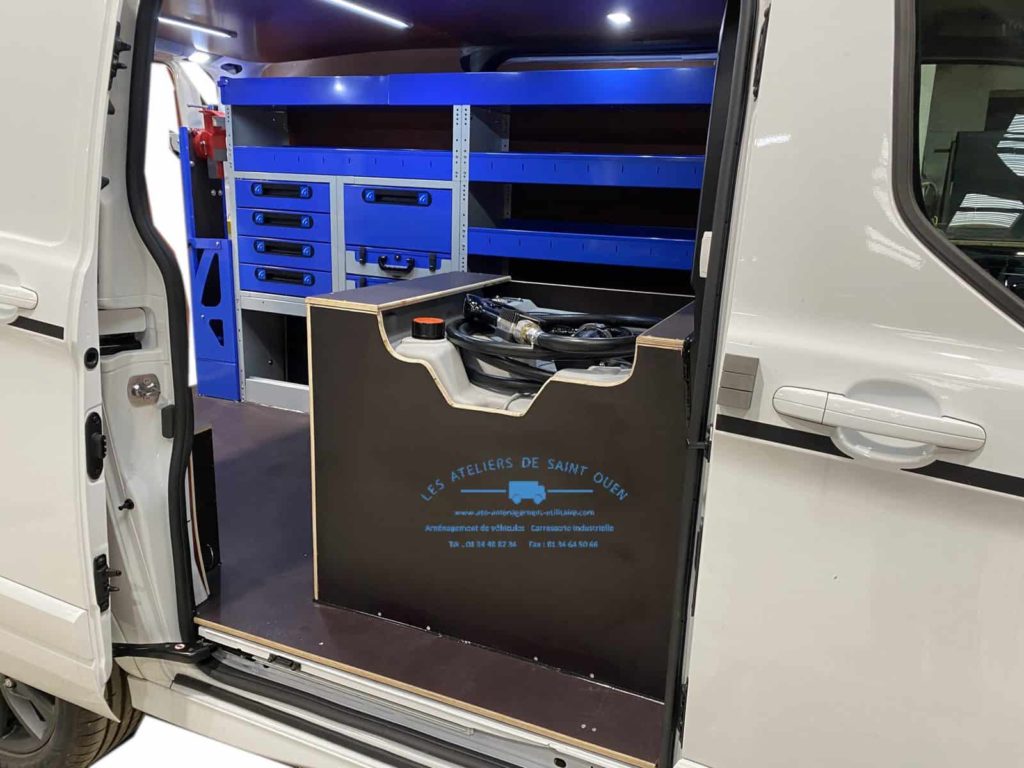 aménagement fourniture et pose cuve ravitailleur 220 litres avec étagère gauche en métal