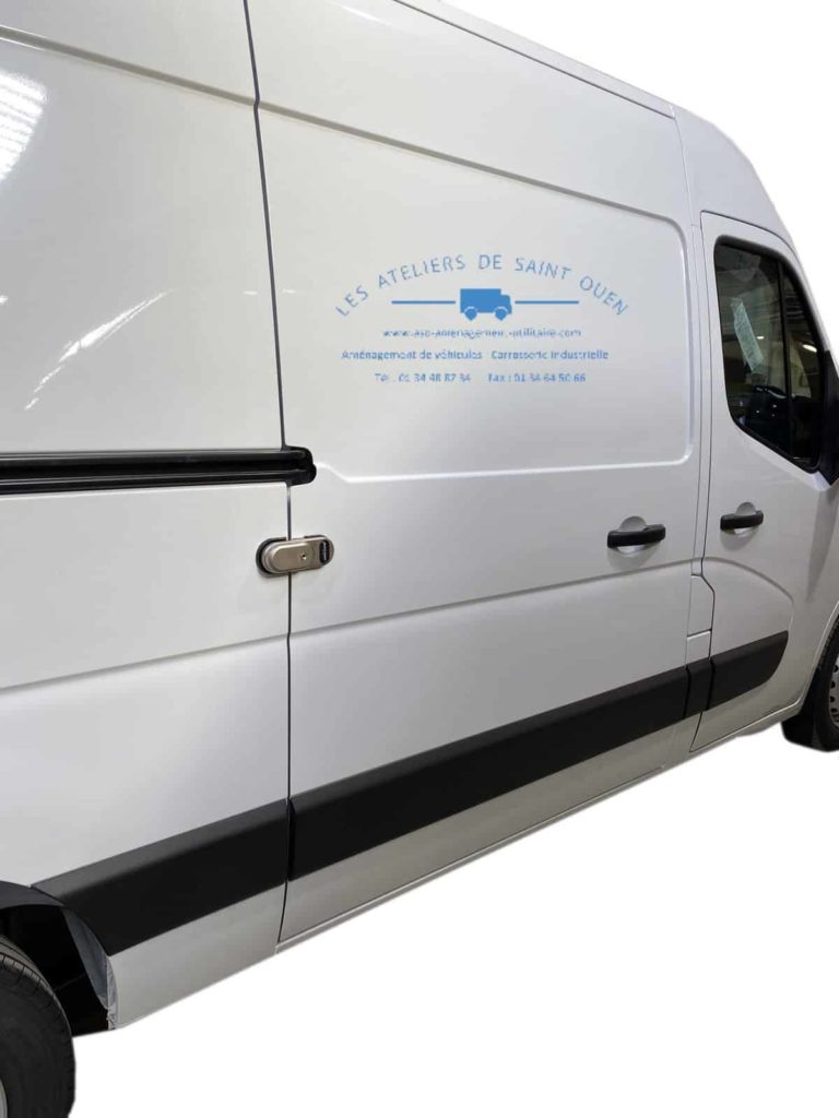 Fourniture et pose de gatelock a fermeture automatique pour renault master sur porte latérale