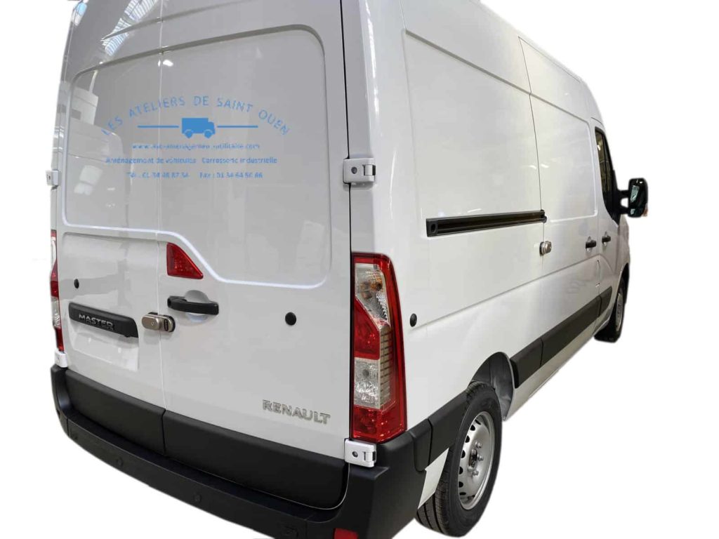 aménagement fourniture et pose de gatelock sur porte arrière et latérale pour renault master