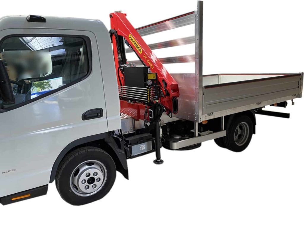 fourniture et pose benne en aluminium et potence de chargement avec attelage pour fuso