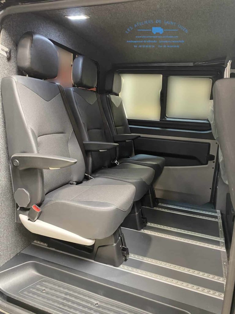 fourniture et pose d'une cabine approfondie pour peugeot expert avec 3 sièges avec habillage+ moquette