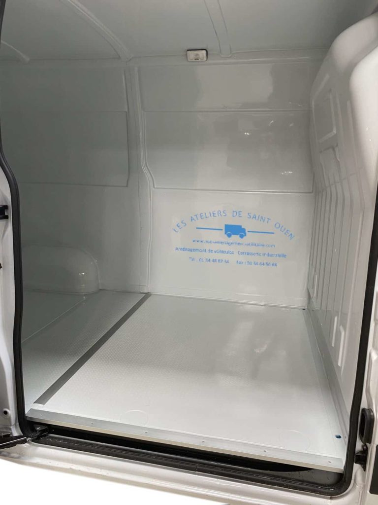 fourniture et pose d'un véhicule kit cover pour renault master