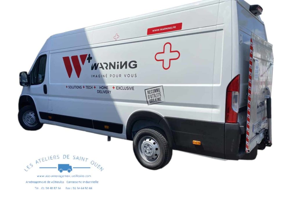 peugeot boxer avec hayon élévateur et pub