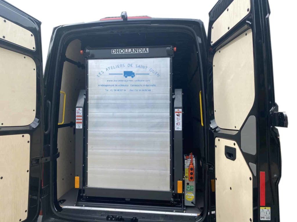 man tge ou Volkswagen cafter avec rampe de chargement hydraulique