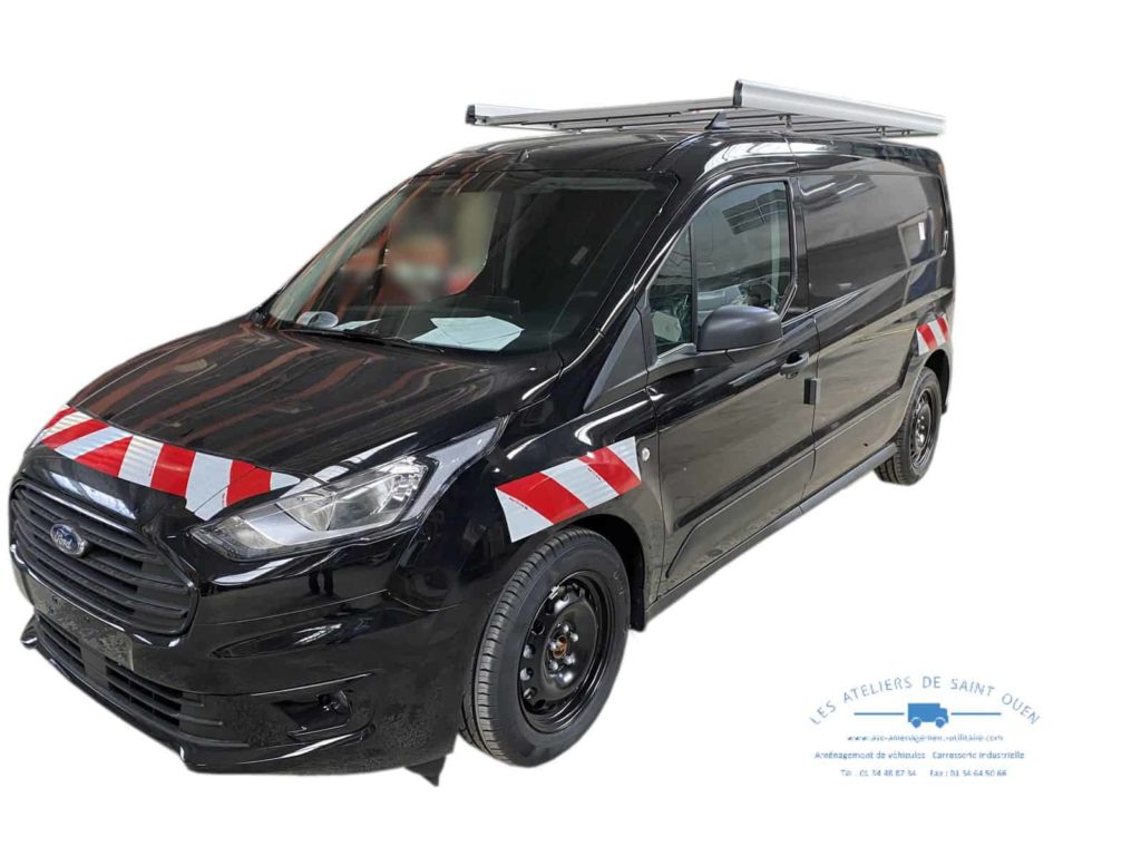 ford transit connect avec galerie en aluminium et kit de bandes réfléchissantes face avant
