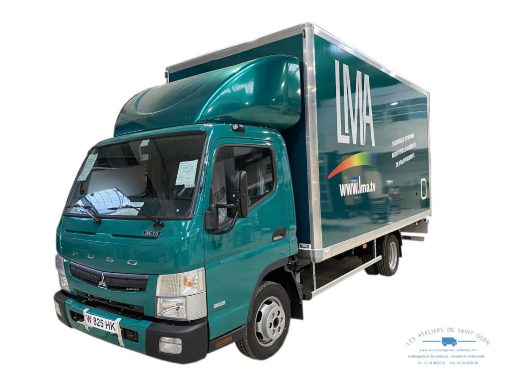 aménagement caisse grand volume fuso peinte avec pub
