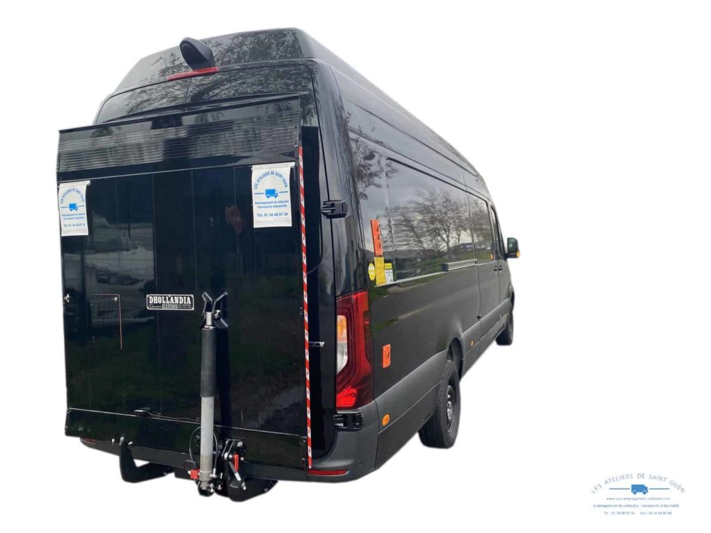 mercedes sprinter avec caméra de recul hayon élévateur dhollandia peint