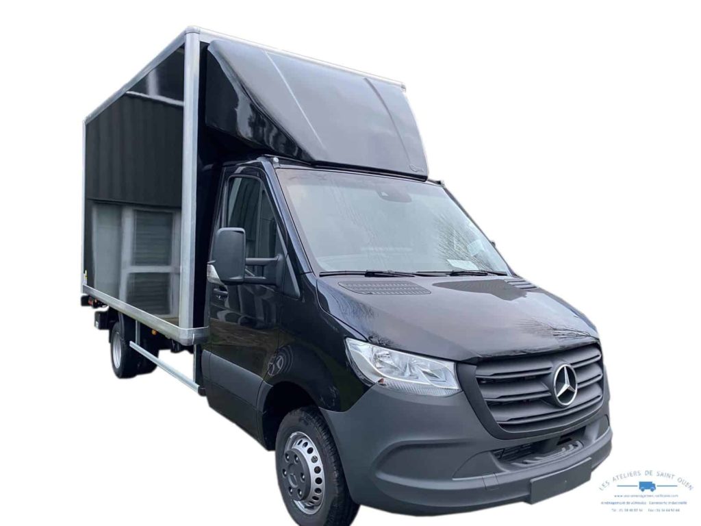 mercedes spinter avec caisse 20 m3 peinte en noir avec capucine