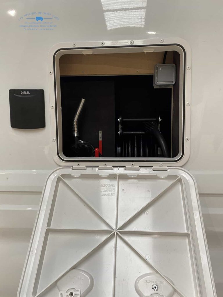 trappe fourgon ravitailleur