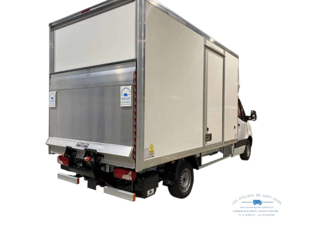 caisse 20 m3 avec hayon élévateur + porte latérale mercedes sprinter