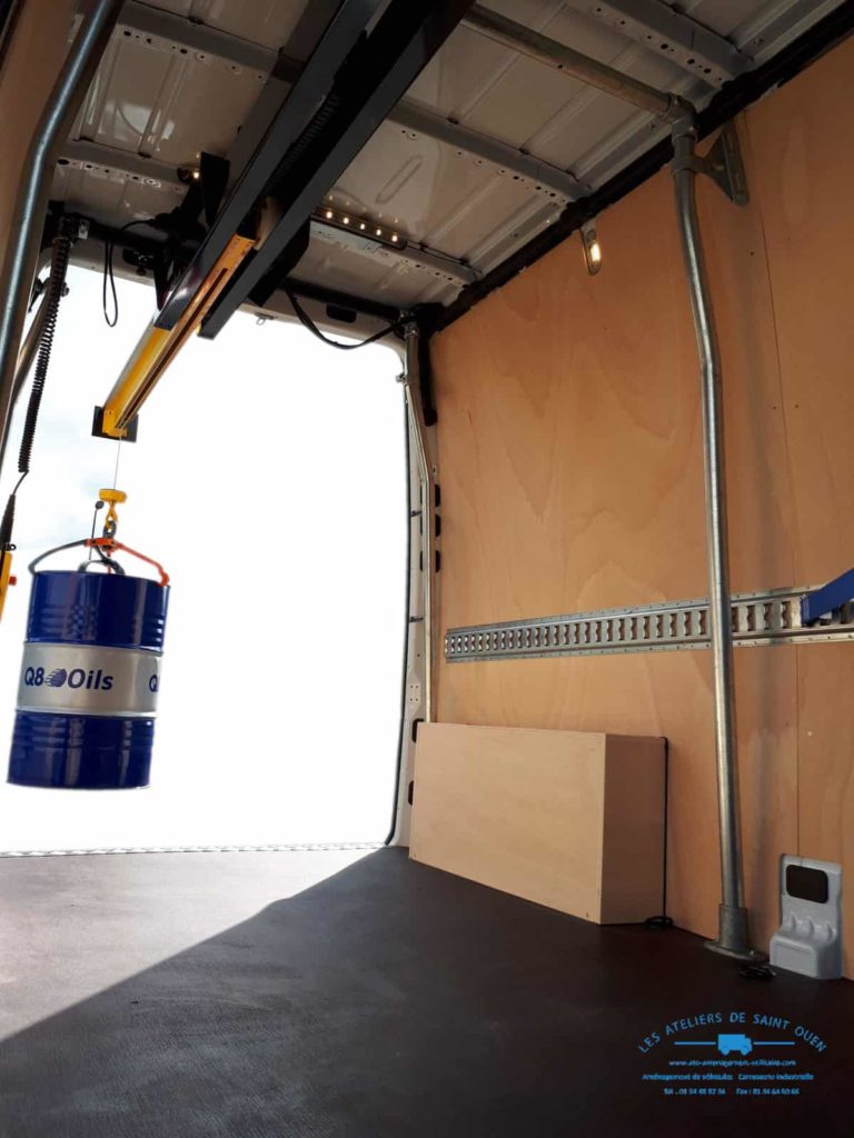 aménagement bois avec easyload et rail universel