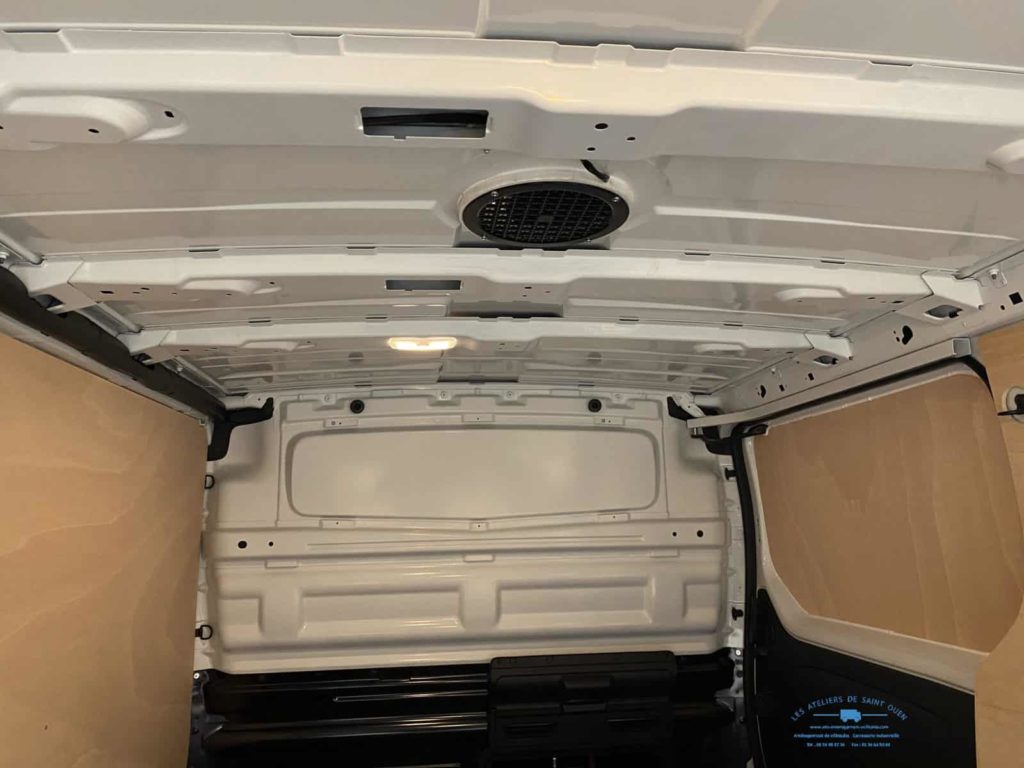 habillage en bois avec aérateur électrique