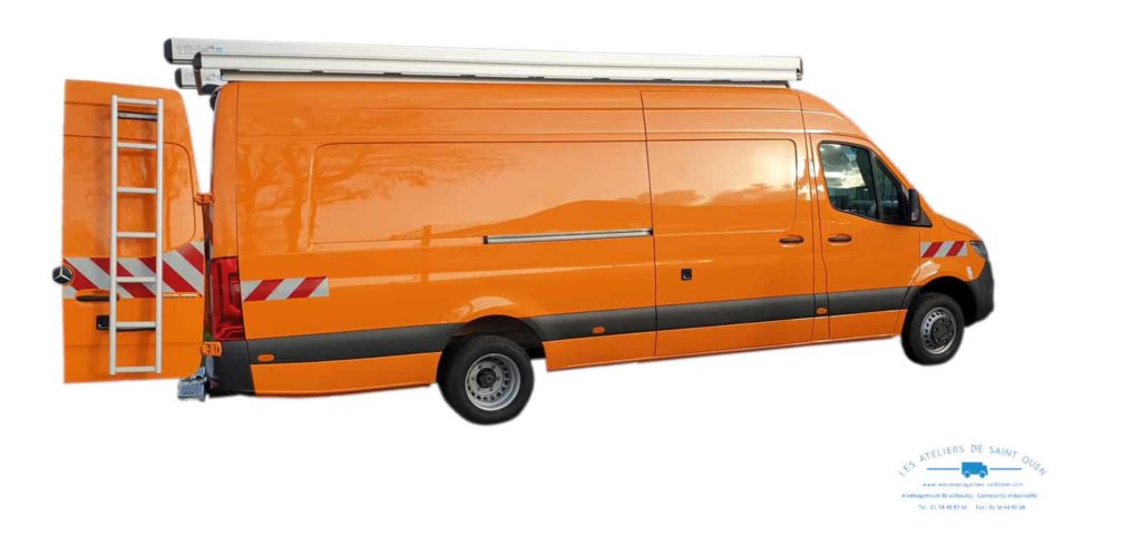 mercedes sprinter avec galerie de toit tube de rangement echelle et bande réfléchissante