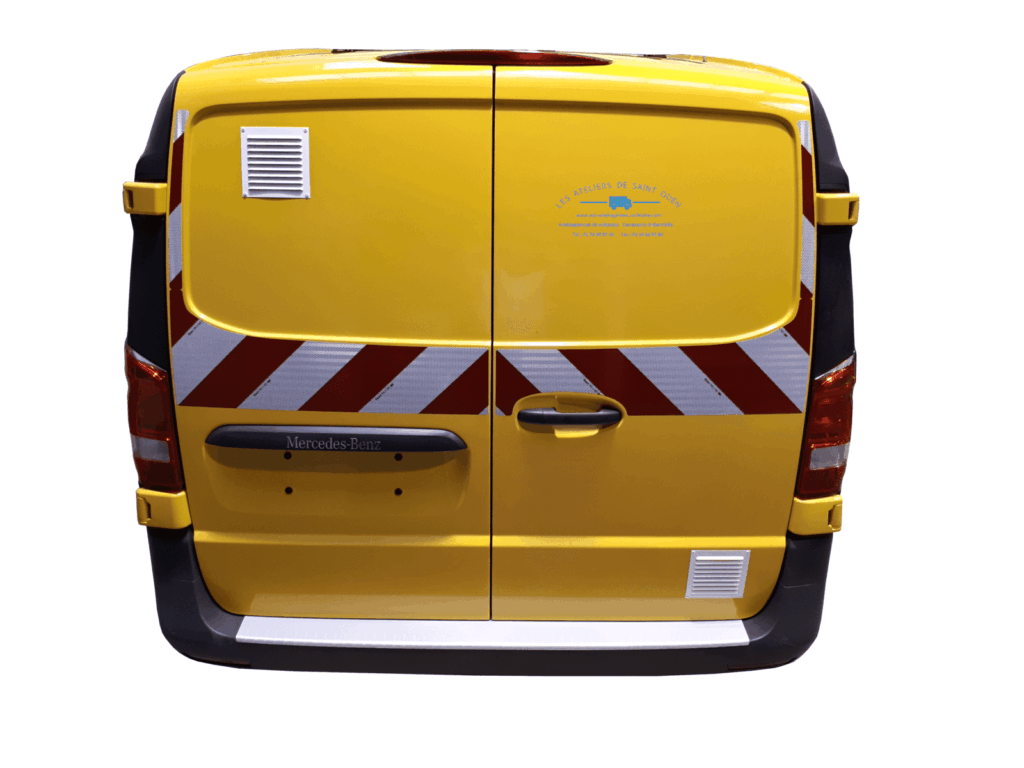 mercedes vito avec bande réfléchissante et grille aération