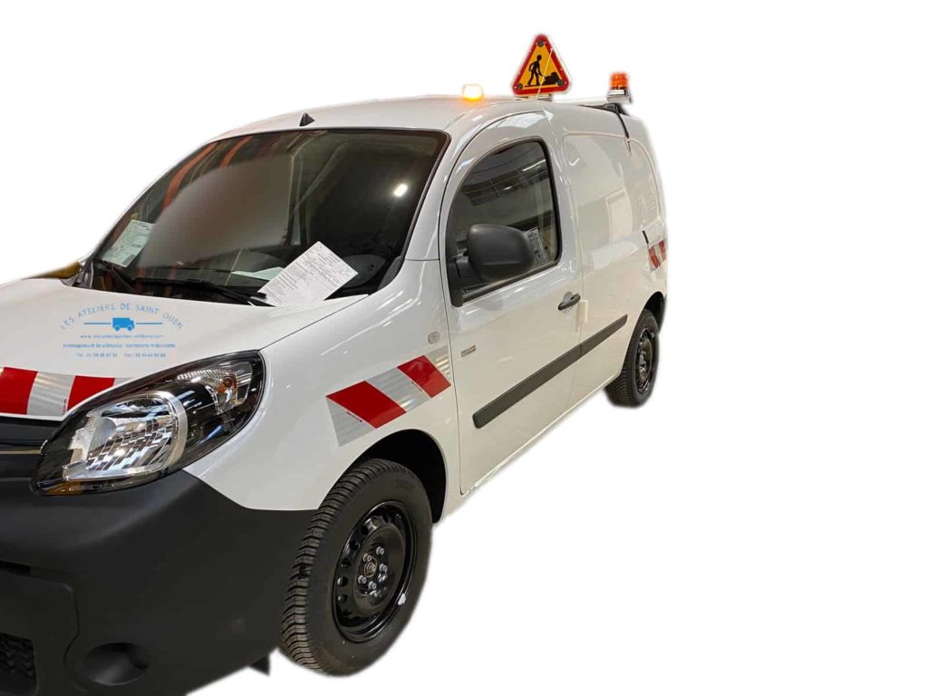 renault kangoo ze avec bande réfléchissante tri flash