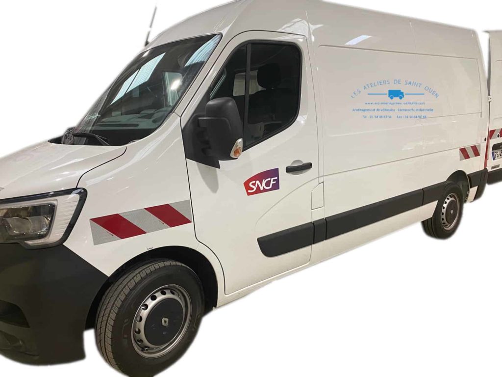 renault master avec bande reflechissante sncf