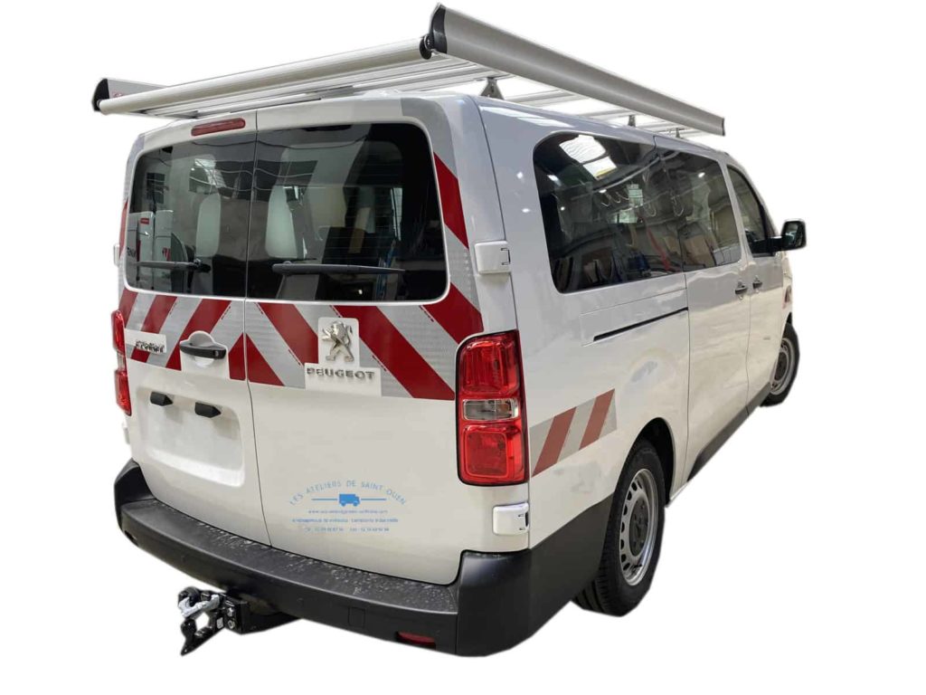 peugeot expert avec balisage galerie et boule d'attelage