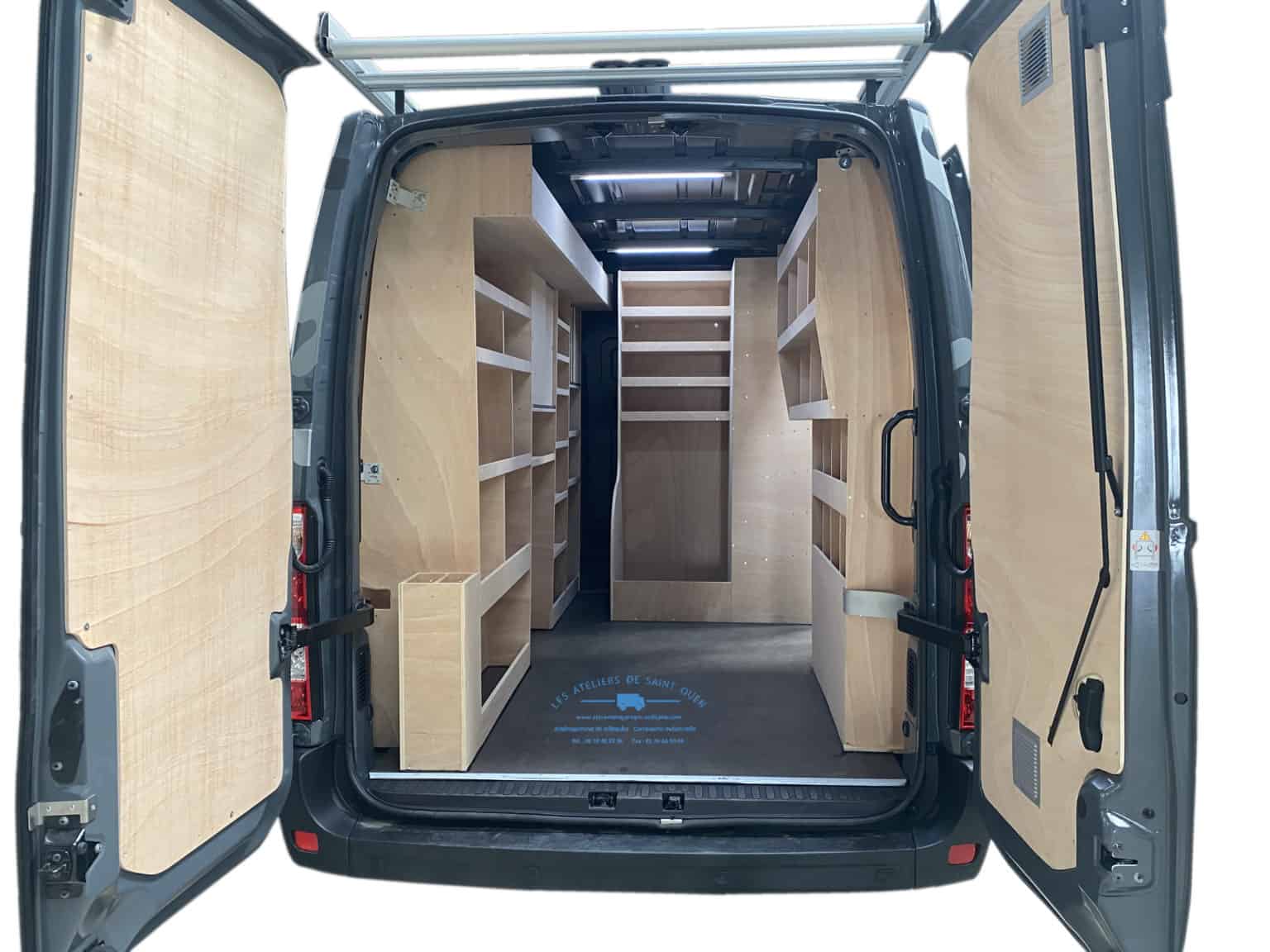 amenagementfourgonvehiculeutilitairehabillageboisplancherantiderapantmeublesboissur