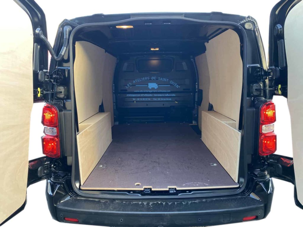 peugeot expert avec habillage en bois plancher anti dérapant