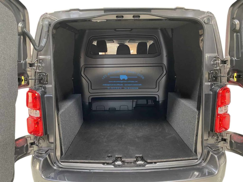 revetement moquette sur peugeot expert