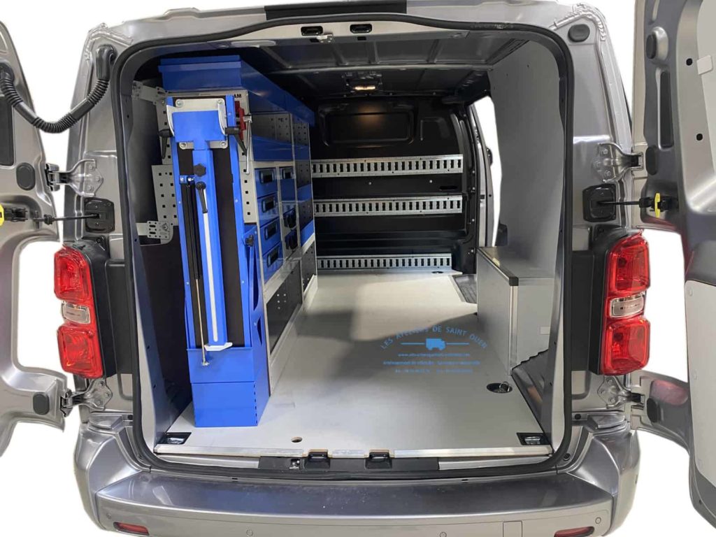 peugeot expert avec étagère métallique gauche porte étau basculant et rail universel