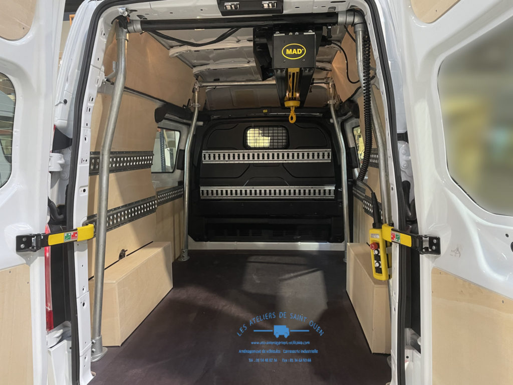 aménagement utilitaire habillage bois rail universel et easylaod mad