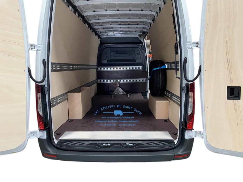 mercedes sprinter avec habillage bois avec rail universel