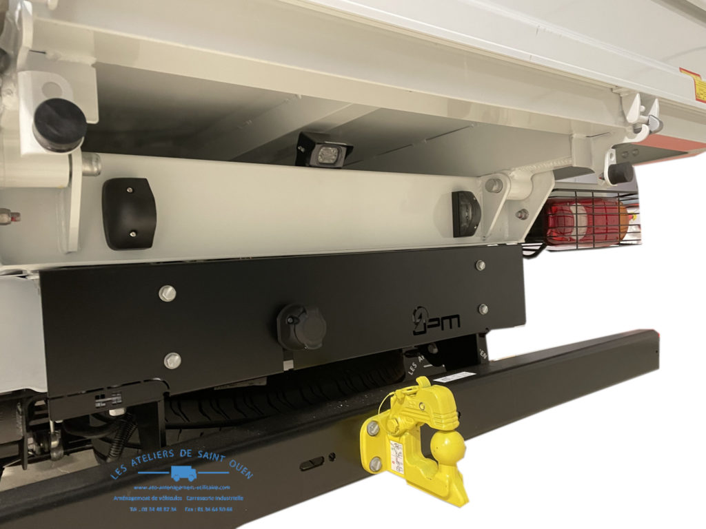 caméra de recul et attelage lourd benne jpm