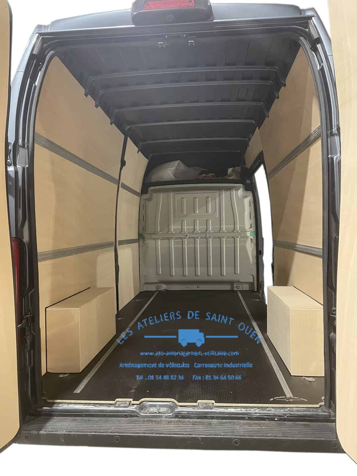 Amenagement Renault Master L2H2, plancher et protection utilitaire