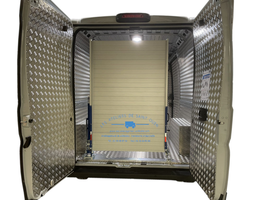 Peugeot boxer avec rampe repliable habillage alu
