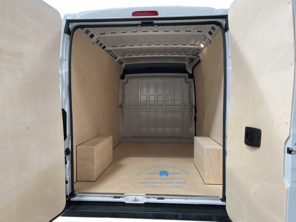 peugeot boxer avec habillage bois contreplaqué