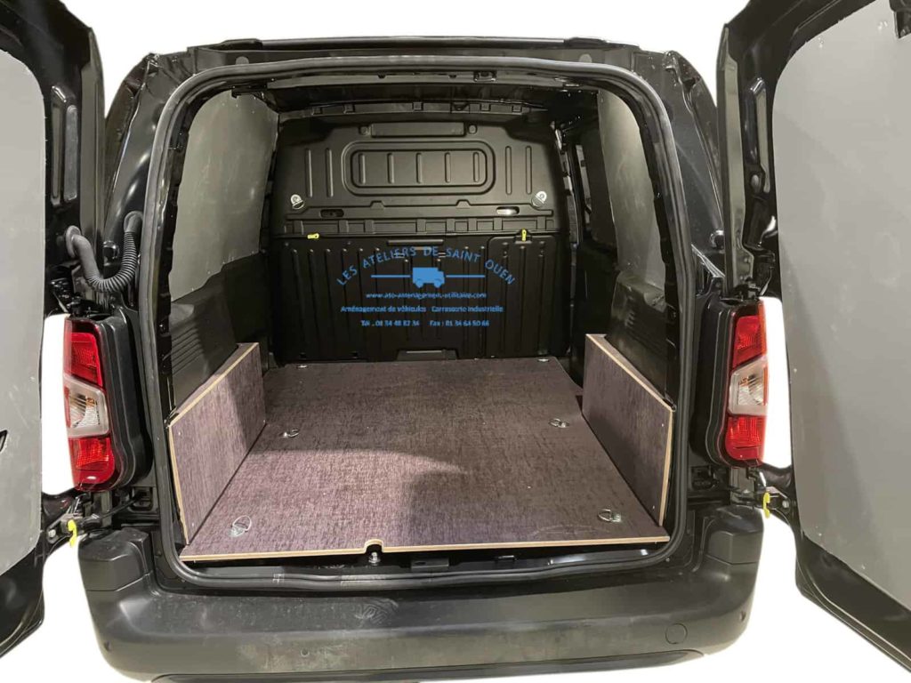 mercedes vito avec habillage en polypropylène