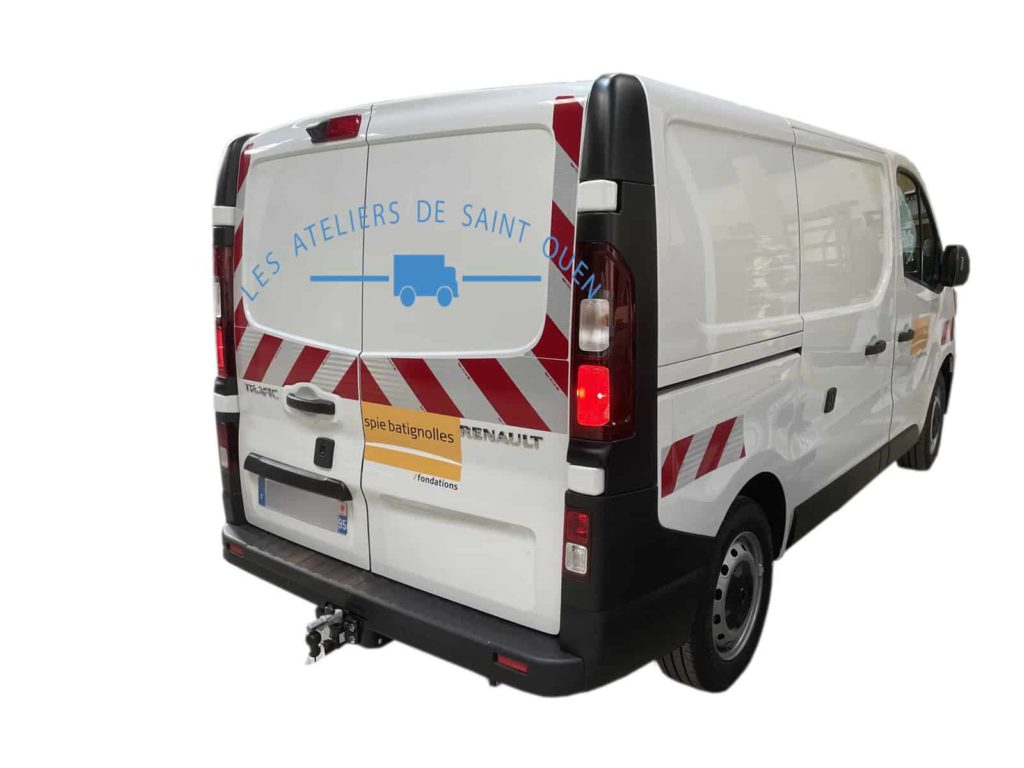 renault trafic avec bande réfléchissante et serrure mul t lock