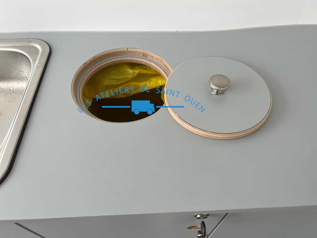 renault master avec poubelle asri