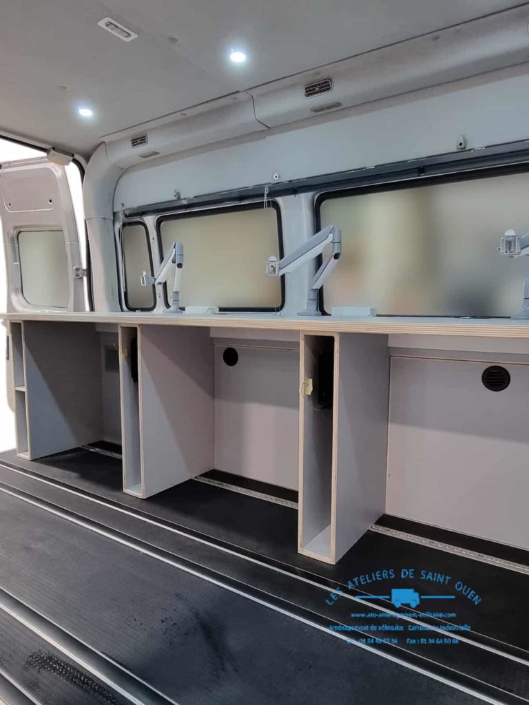 ford transit l2h2 avec bureau support avec ordinateur store plancher batterie additionnel