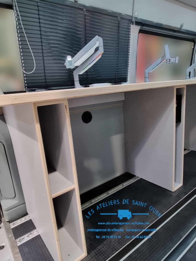 ford transit l2h2 avec bureau support avec ordinateur store plancher batterie additionnel